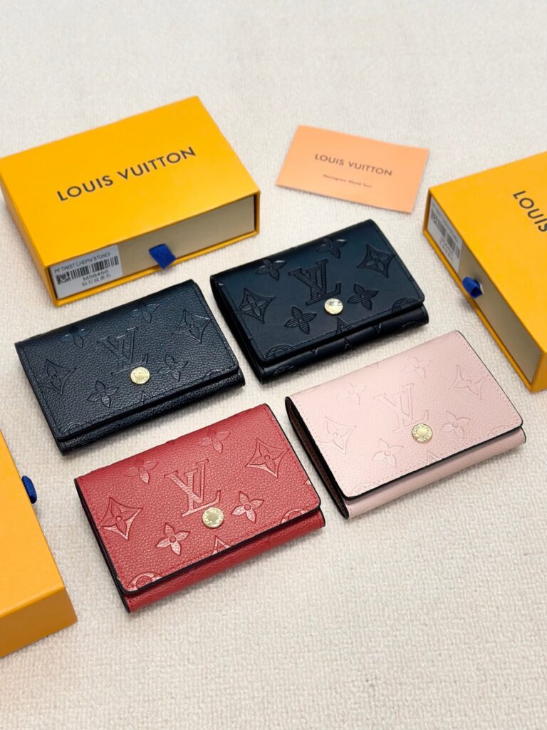 Designer Card Holder editorial product context 1