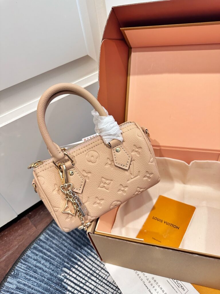 Louis Vuitton Bag editorial product context 1
