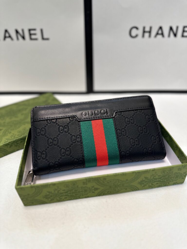 Gucci Black Leather Clutch editorial product context 1