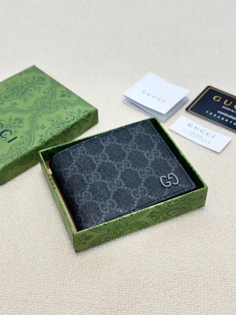 Gucci Gray Wallet editorial product context 1