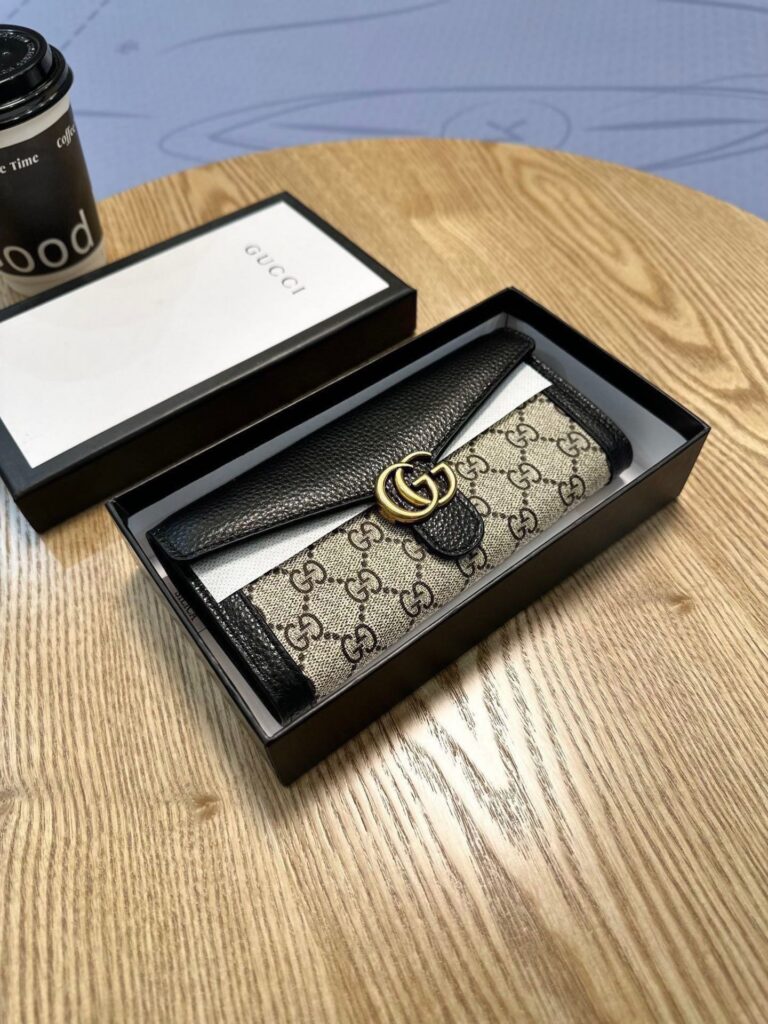 Gucci Black Wallet editorial product context 1