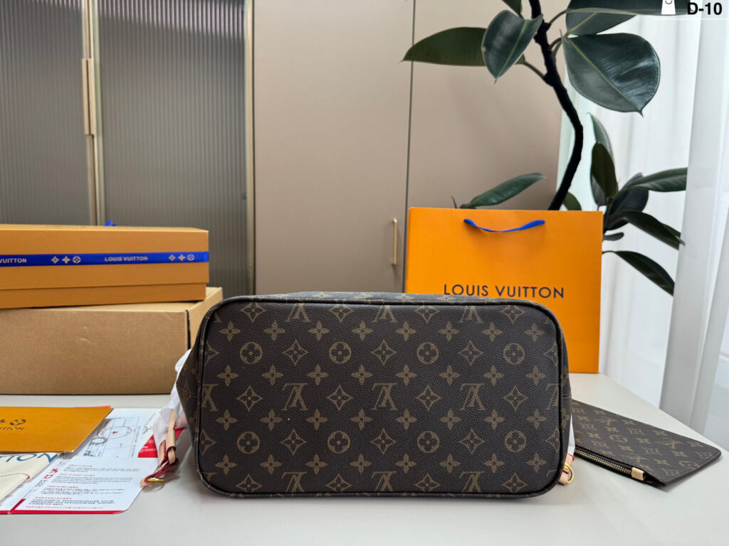 Louis Vuitton Crossbody Bag editorial product context 3