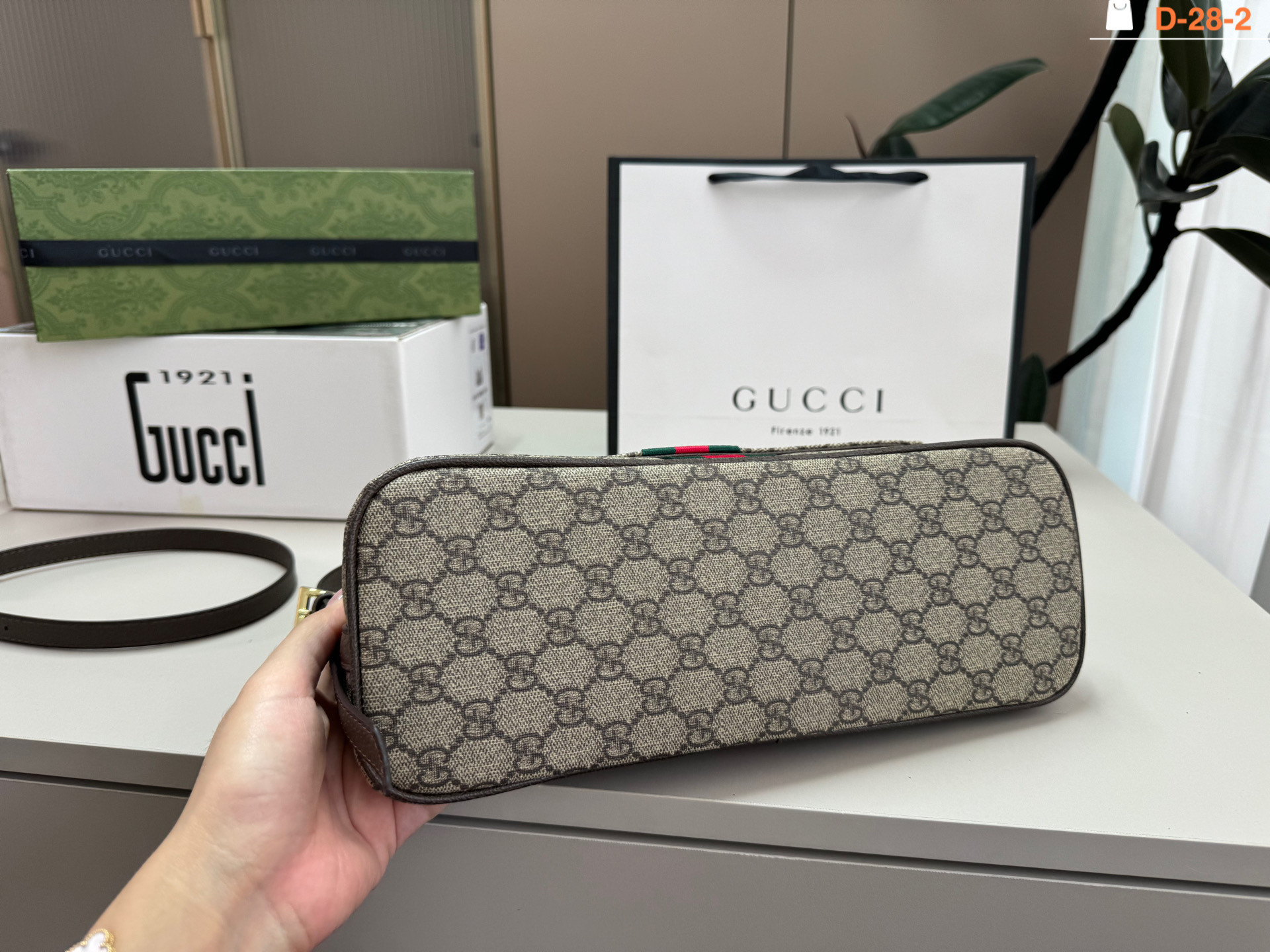 Gucci Canvas Bag - Image 3