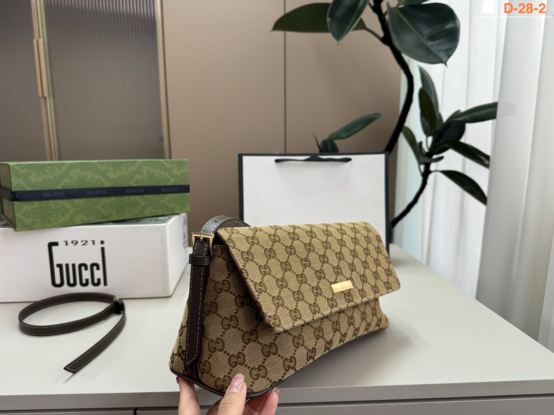 Gucci Canvas Bag - Image 2