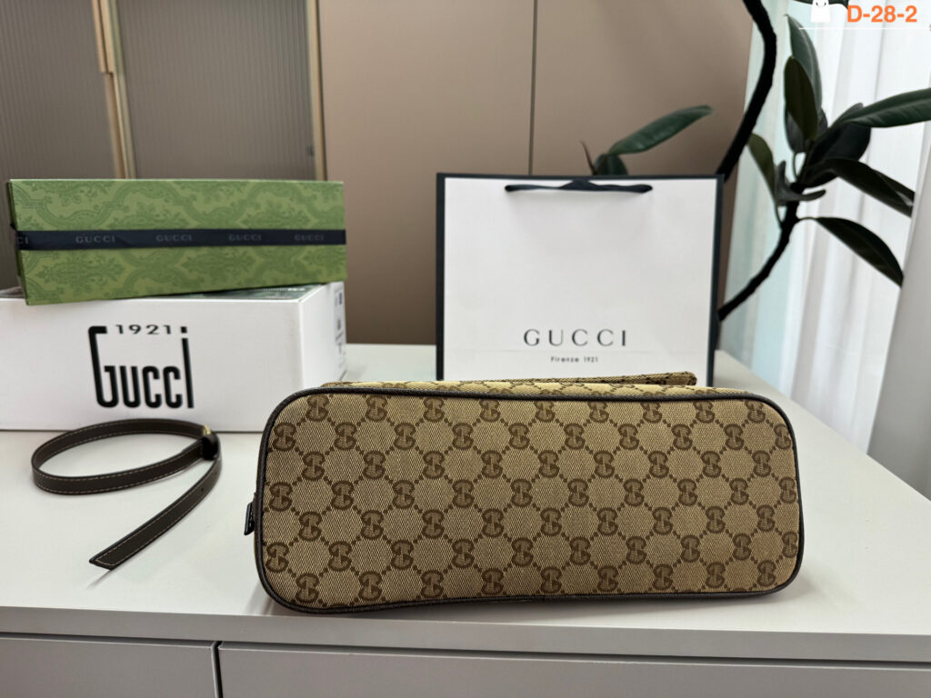 Gucci Canvas Bag editorial product context 3