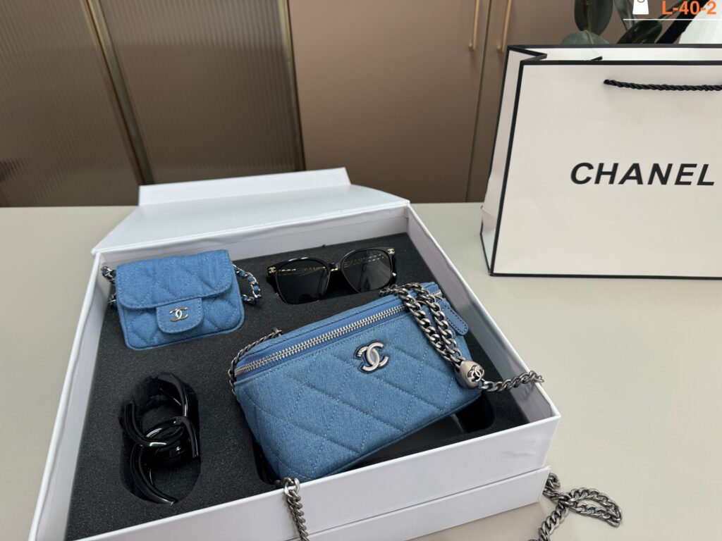 Chanel Gold Wallet editorial product context 1