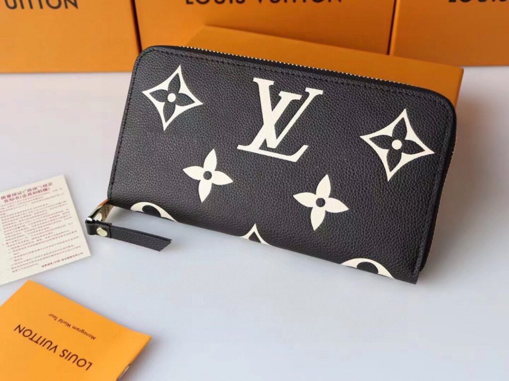 Designer Bag editorial product context 1