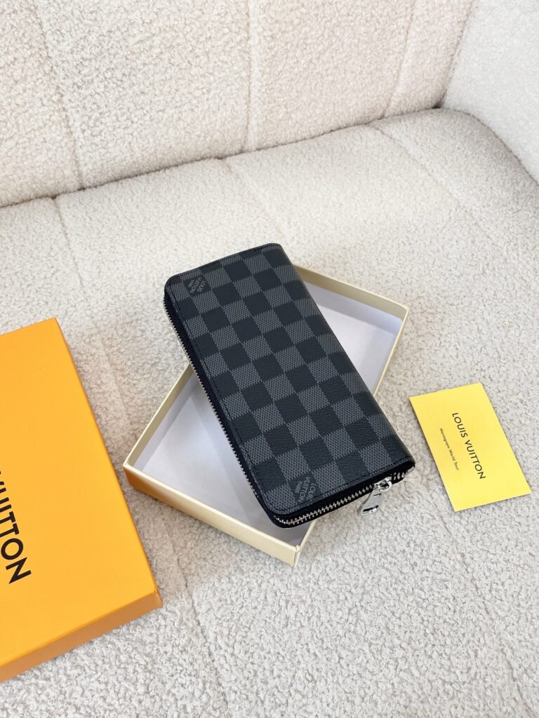 Designer Bag editorial product context 3