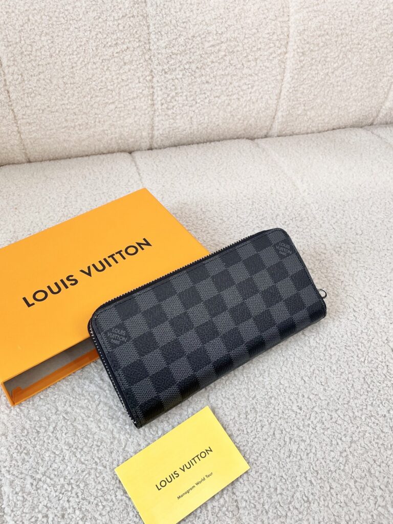 Designer Bag editorial product context 1