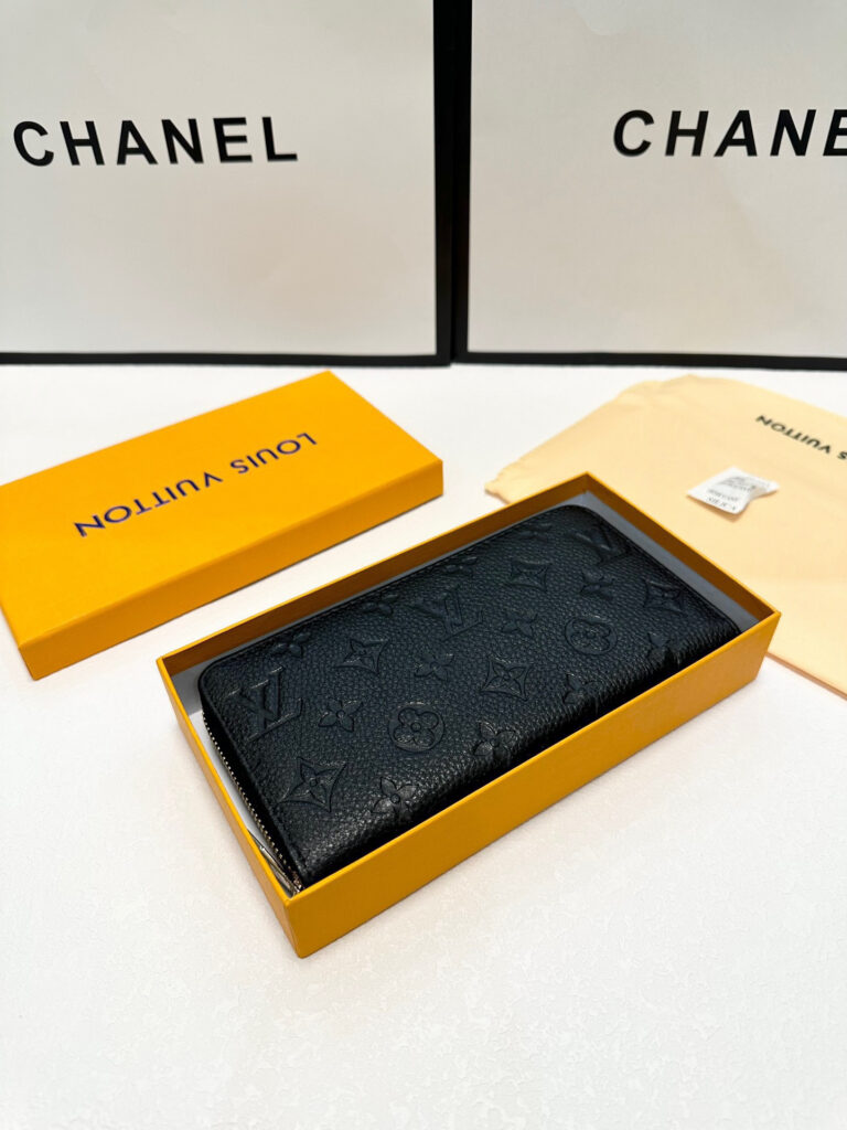 Designer Bag editorial product context 1