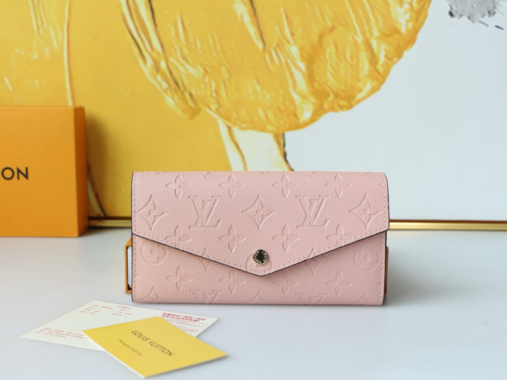 Designer Bag editorial product context 1